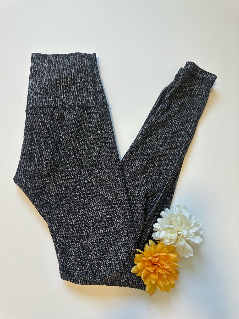 lululemon athletica textured Wunder Under 25” High-Waist Leggings in Charcoal